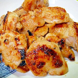 にんにく風味☆鶏もも肉の醤油麹七味焼き